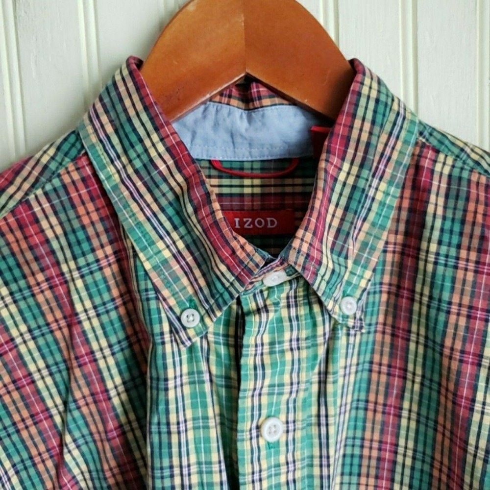 IZOD Shirt Mens Medium Multicolor Plaid Long Sleeve Button Down Pockets Casual